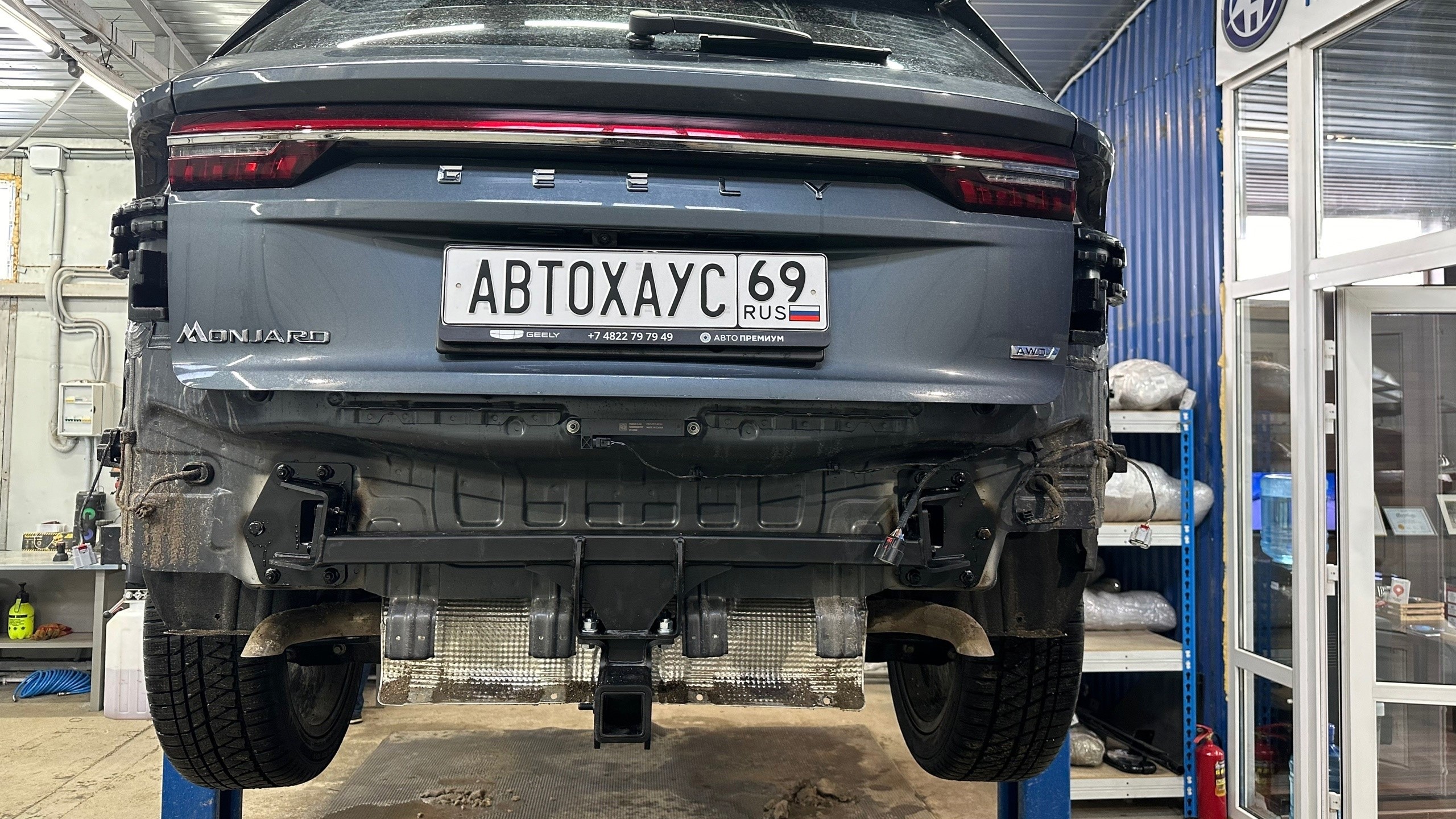 Фаркоп под американский квадрат для Geely Monjaro 2022-2024.